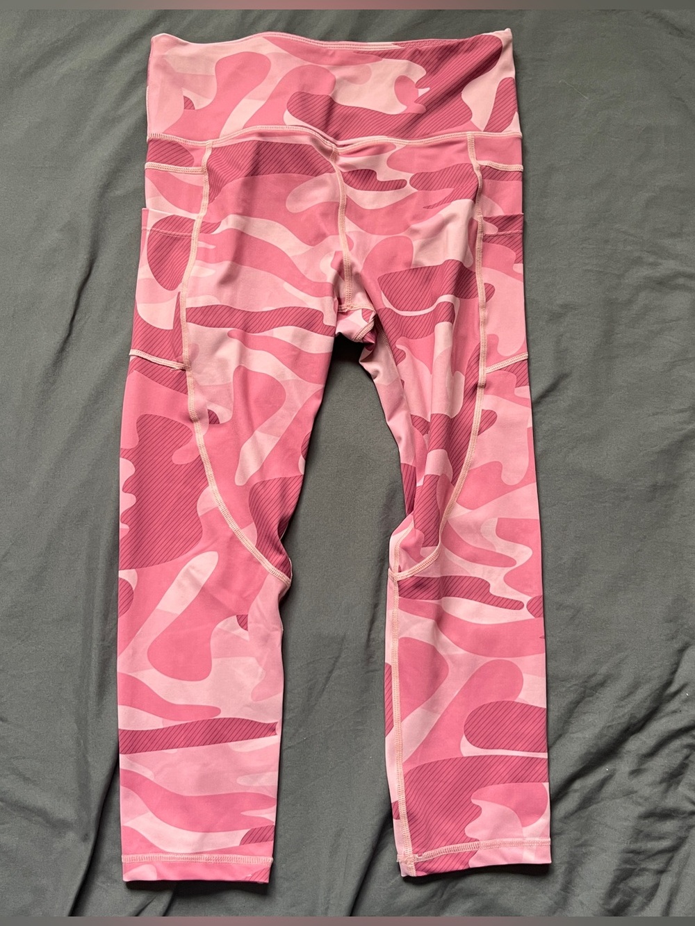 Zyia Active Leggings 8-10 Pink Camo Light N Tight Pocket Capri Yoga Gym Running